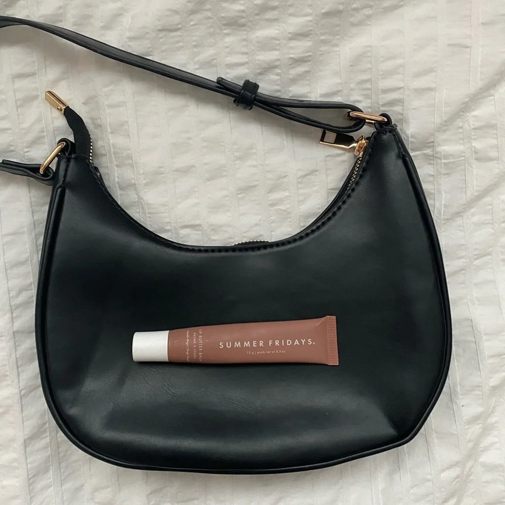 Elegant Black Shoulder Bag - Picture 4 of 9